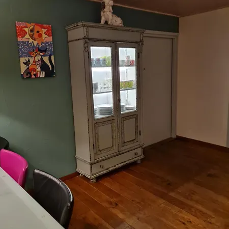 Secondhandrose Sprang